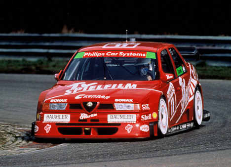 Alfa Romeo 155 участвовала также и в кузовных чемпионатах. В своё время этот болид с 2,5-литровым V6 под капотом блистал в немецкой серии DTM.
