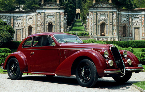 Alfa Romeo 6C 2300, имеющая в названии довесок Mille Miglia, — специальная версия, посвящённая одноимённой гонке.