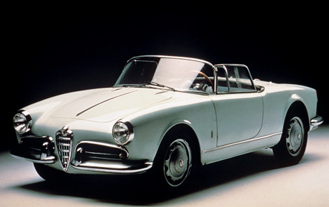 Версий модели Giulietta было превеликое множество. Например, красивый Spider, появившийся на рынке в 1955 году.