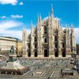 .   (Milano. Piazza Duomo)